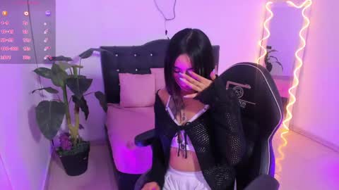 Linda  online show from April 18, 3:54 am