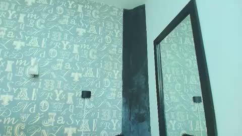  Lindsey  online show from December 15, 11:58 am