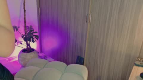 Lindsey Moss online show from January 9, 1:08 am