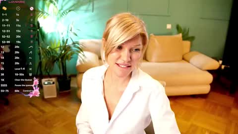 Snapshot of lindsi_luvviv chatting on January 15, 4:33 pm lindsi_luvviv online show from January 15, 4:33 pm