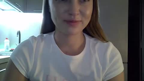 Snapshot of lindsisecret chatting on October 28, 1:36 pm Anna online show from October 28, 1:36 pm