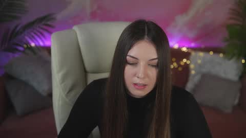 Lindsy online show from April 6, 7:04 pm