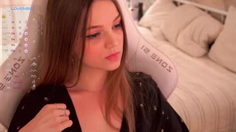 Snapshot of linesssssa chatting on February 19, 10:31 pm linesssssa online show from February 19, 10:31 pm