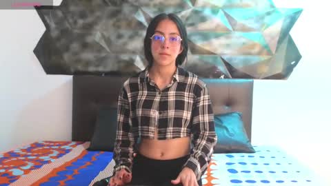 ling ling24 online show from December 6, 12:05 pm