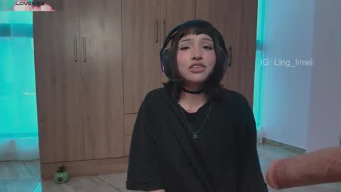 Snapshot of ling_meow chatting on May 11, 1:50 pm Ling online show from May 11, 1:50 pm
