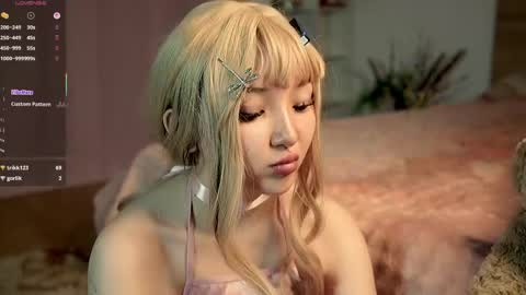 Linh -   online show from May 12, 9:12 pm