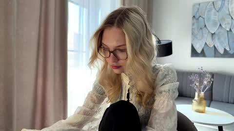 Emma online show from April 11, 11:58 am