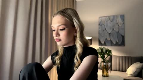 Emma online show from April 13, 5:07 pm