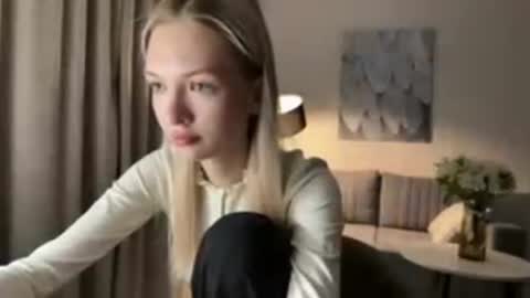 Emma online show from April 16, 6:09 pm