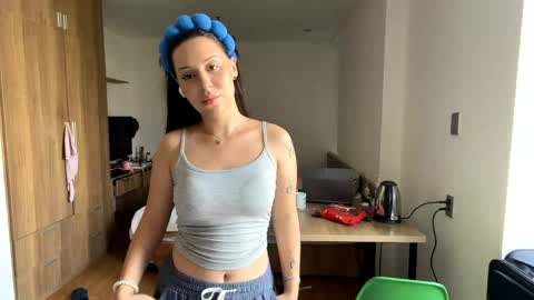 Anna online show from April 15, 6:09 am