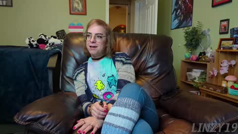 Linzy19 online show from January 28, 5:03 pm