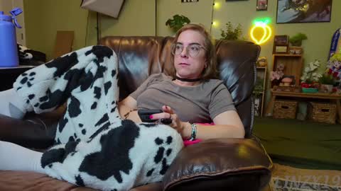 Linzy19 online show from January 31, 4:03 am