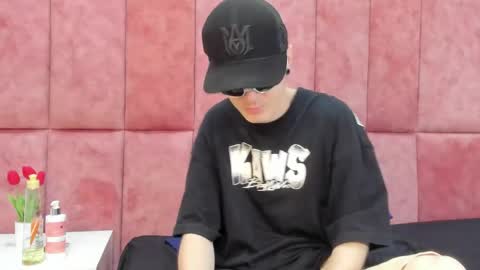 Snapshot of lio_____ chatting on March 1, 4:25 am Lio online show from March 1, 4:25 am