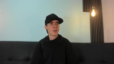 Snapshot of lio_____ chatting on March 2, 3:20 am Lio online show from March 2, 3:20 am