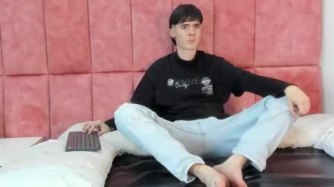 Snapshot of lio_____ chatting on March 3, 4:18 am Lio online show from March 3, 4:18 am