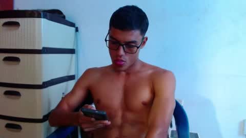 Snapshot of lion_grr chatting on September 17, 8:43 pm lion_grr online show from September 17, 8:43 pm