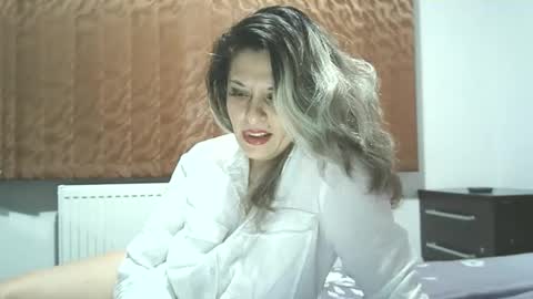 lionessmom online show from January 14, 8:03 pm