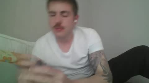 Snapshot of lionlad369 chatting on April 14, 11:27 am lionlad369 online show from April 14, 11:27 am