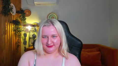 LioraArdyn online show from April 15, 5:58 am