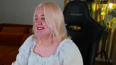 LioraArdyn online show from May 27, 5:32 pm