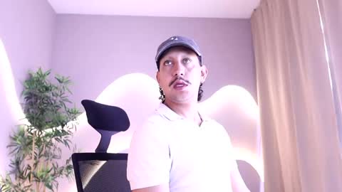 Snapshot of liorenvyx chatting on May 6, 6:02 pm liorenvyx online show from May 6, 6:02 pm