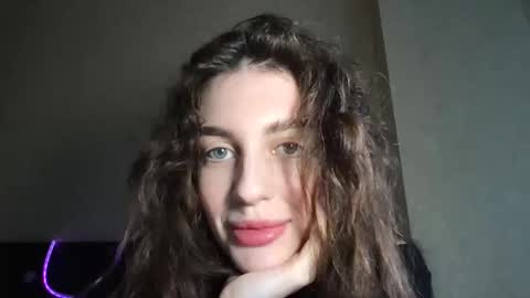 lipsylolly online show from February 18, 12:01 pm