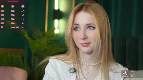 lira_yummy online show from April 8, 4:12 am