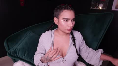 Lire online show from April 18, 3:10 am