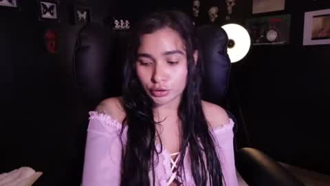 Snapshot of lireesa chatting on June 30, 4:46 am Lire online show from June 30, 4:46 am