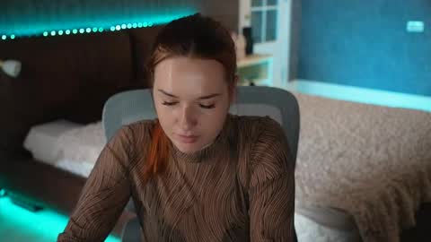 lisa_elfy online show from June 1, 3:47 pm
