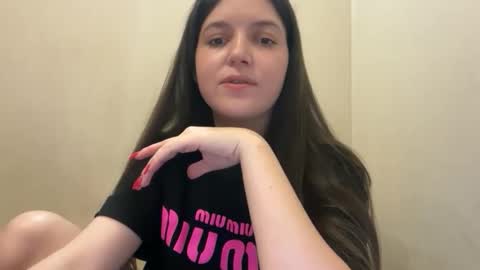 Snapshot of lisa_elissa chatting on November 25, 9:26 pm Lisa Elissa online show from November 25, 9:26 pm