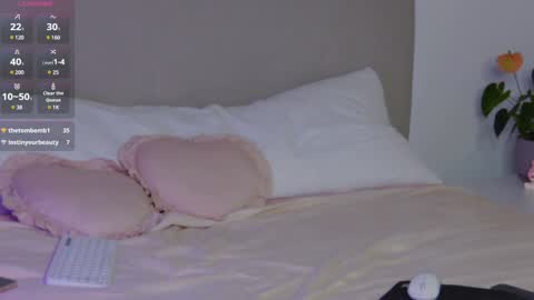 Snapshot of lisa_moons chatting on December 24, 9:11 pm lisa_moons online show from December 24, 9:11 pm