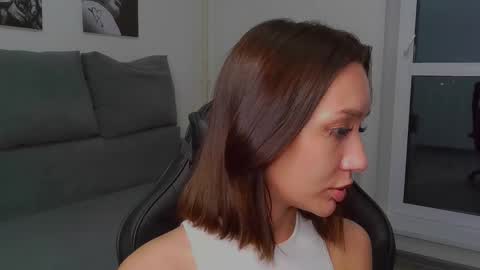 Snapshot of lisa_shultz chatting on May 30, 8:28 pm Lisa online show from May 30, 8:28 pm
