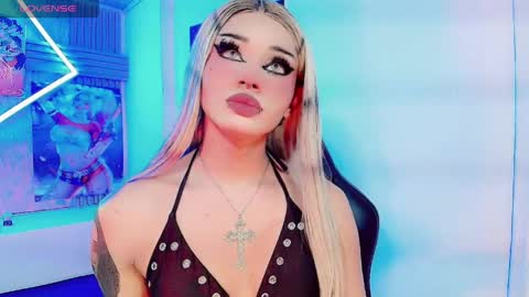 lisa_sparkleee online show from April 11, 12:37 am