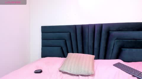 Snapshot of lisa_white_ chatting on January 5, 12:31 am lisa white online show from January 5, 12:31 am