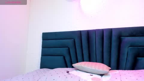 Snapshot of lisa_white_ chatting on January 6, 12:16 am lisa white online show from January 6, 12:16 am