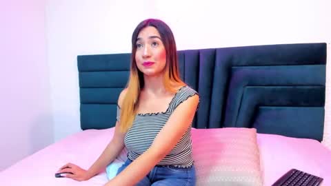 Snapshot of lisa_white_ chatting on January 12, 9:08 pm lisa white online show from January 12, 9:08 pm