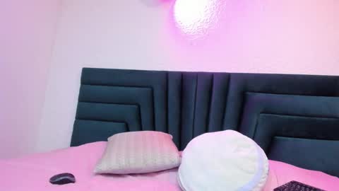 Snapshot of lisa_white_ chatting on January 16, 9:19 pm lisa white online show from January 16, 9:19 pm