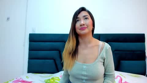 Snapshot of lisa_white_ chatting on March 6, 9:31 pm lisa white online show from March 6, 9:31 pm