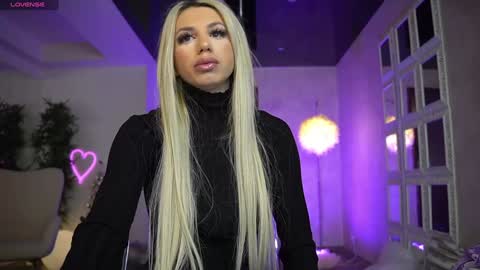 Snapshot of lisaakira chatting on December 19, 6:53 am onlyfans-lisaakira instagram-lisaakira9 twitter-lisaakira4 online show from December 19, 6:53 am