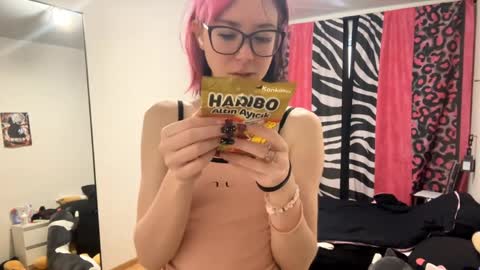 Aileen online show from April 2, 6:33 am