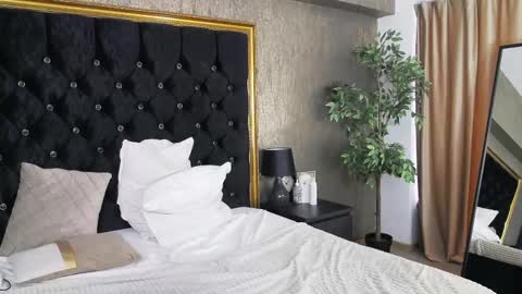 lisacroft online show from February 22, 1:02 pm