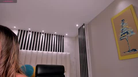 Lisa  Flowers online show from February 20, 10:38 am