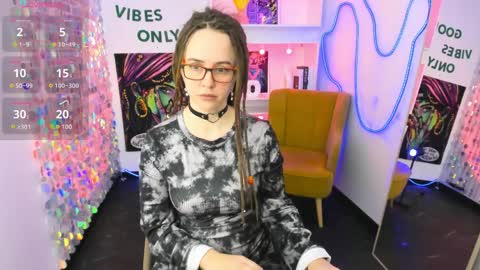 Lisa online show from April 8, 6:02 am