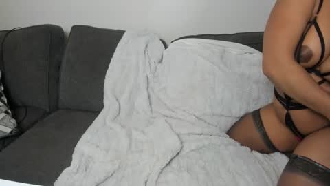 Snapshot of lisaloves6ix9 chatting on January 9, 8:03 am lisaloves6ix9 online show from January 9, 8:03 am