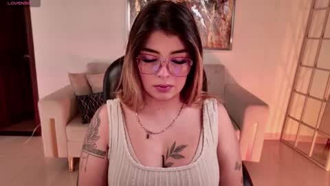 Snapshot of lisamonroe_ chatting on October 19, 12:28 pm LISA MONROE online show from October 19, 12:28 pm