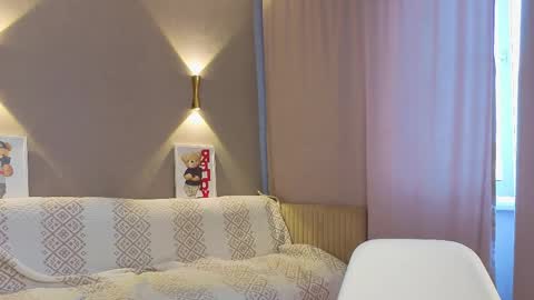 Kira online show from April 1, 1:41 pm