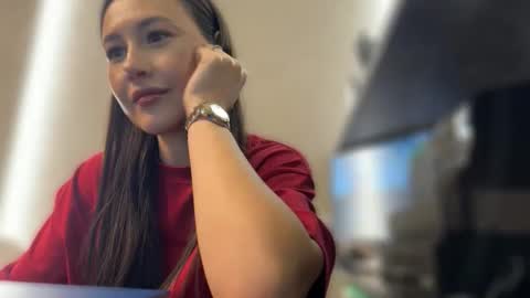 lisandriaa online show from April 12, 11:15 am