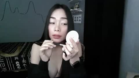 Xinli Su online show from February 24, 5:44 pm