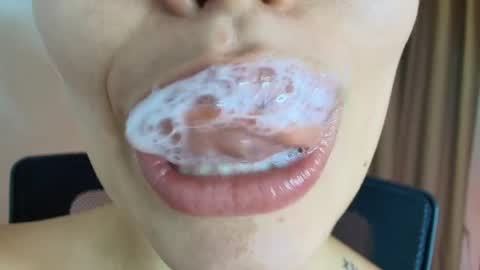 Lisbet online show from April 20, 10:55 pm